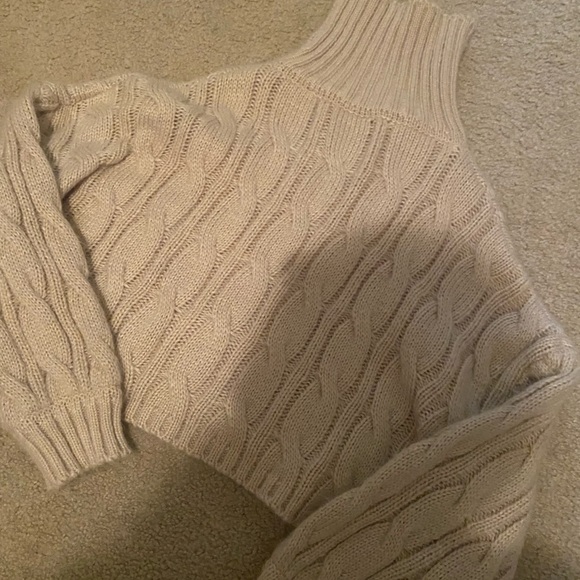 Sweaters - Cozy Cable Knit Turtleneck Sweater - Cream
